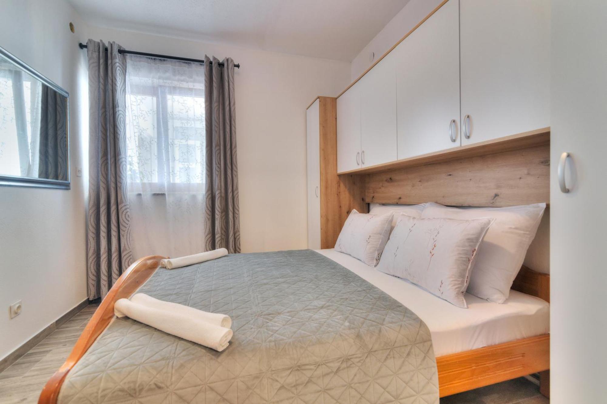 Ivan Apartman Сень Екстер'єр фото