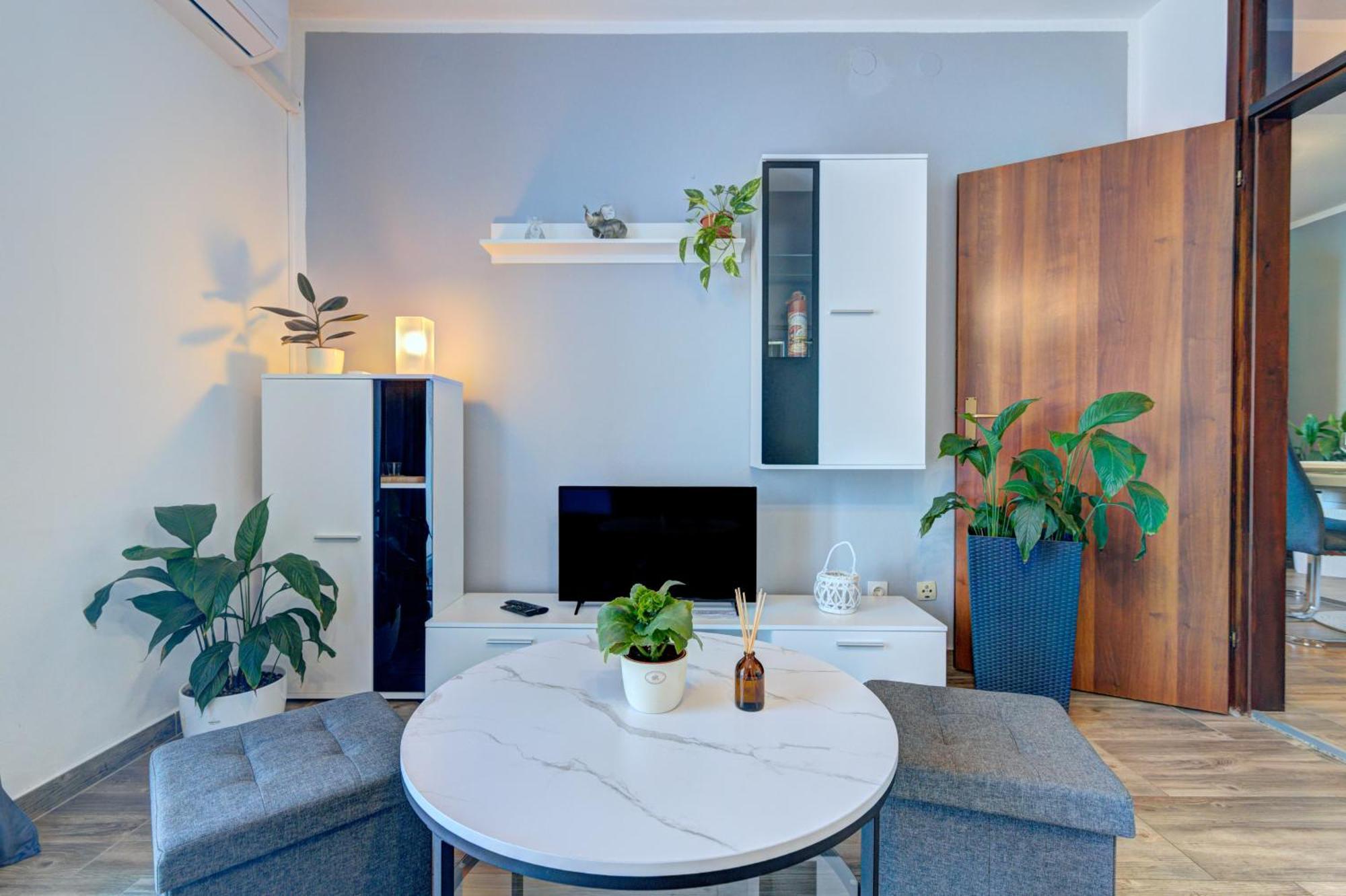 Ivan Apartman Сень Екстер'єр фото